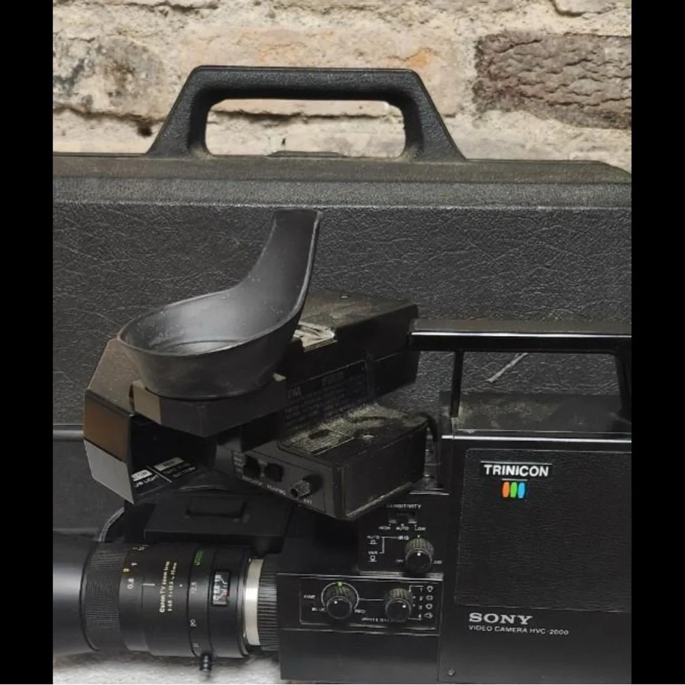 Sony Black Video trinicone Camera with Case - untested